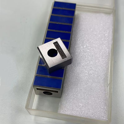 Tampone di presa Roland in acciaio al carbonio con gomma blu per pezzi di ricambio per macchine da stampa 19 * 18 * 8 mm