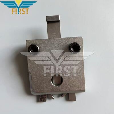 Base per chiodo piatta con telaio della testa del chiodo a forma di farfalla con configurazione a 75 teste per un posizionamento stabile del chiodo nelle macchine per inchiodare selle